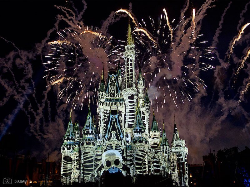 Not So Spooky Spectacular - Halloween Magic Kingdom - espetáculo de fogos de artifício - Castelo da Cinderela - parques da Disney