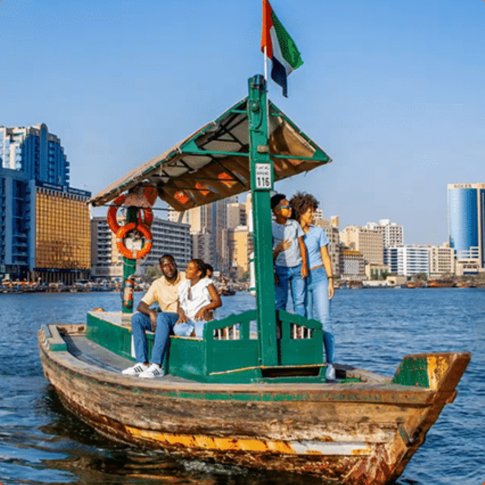 Dubai Creek com táxi aquático